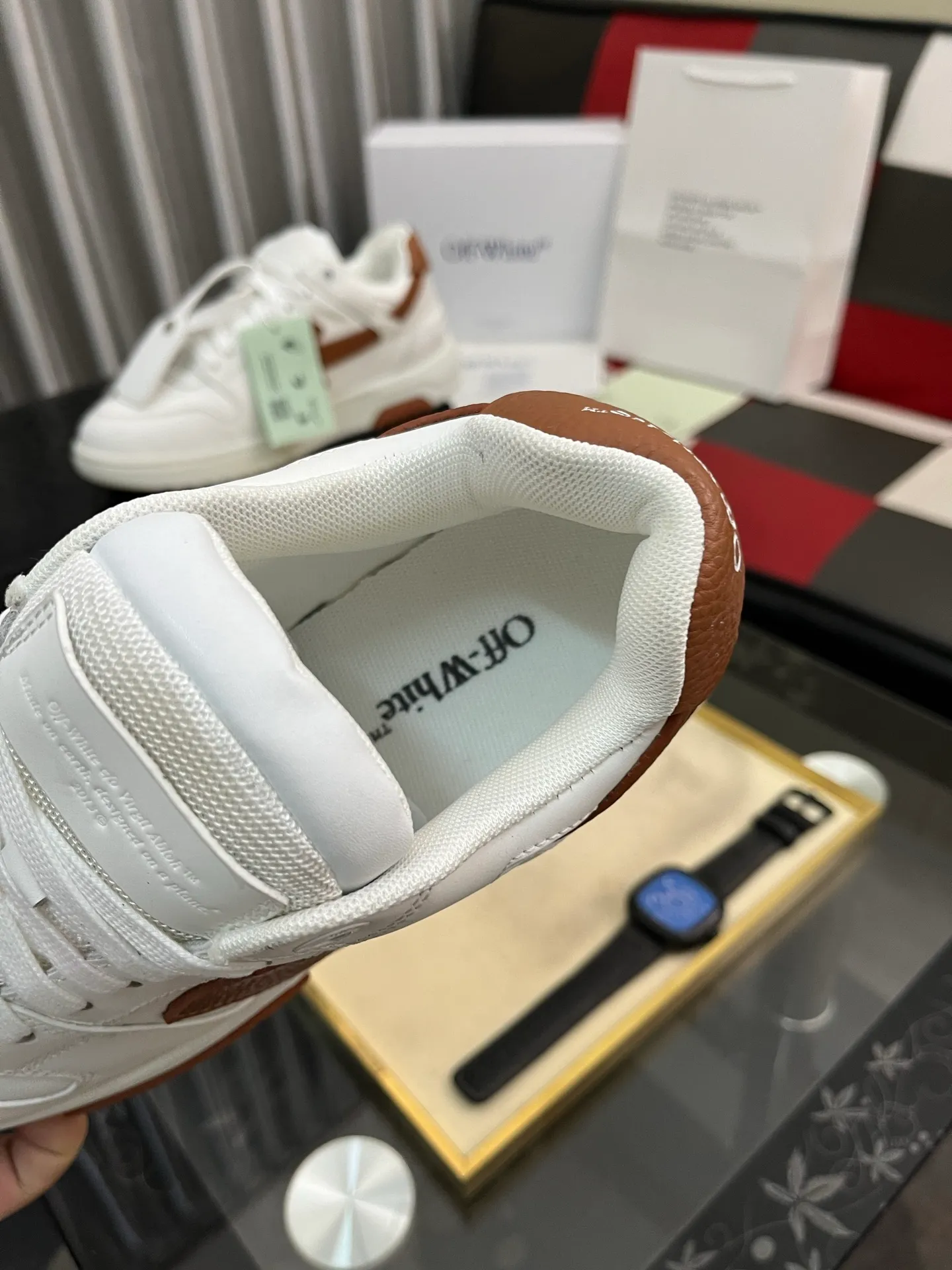 Men's shoes 💰600⌚️⌚️ OFF-White C/O VirGil Abloh fashionable and versatile casual shoes. Exclusive first release of the new model. Made of environmentally friendly cowhide leather and mesh fabric upper material. The insole is embedded with foam cushioning EVA material. The correct midsole is equipped with EVA lightweight cushioning. External tooth nail rubber outsole. The correct accessories can be customized simultaneously. Women's model: 35-40 Men's model: 39-45